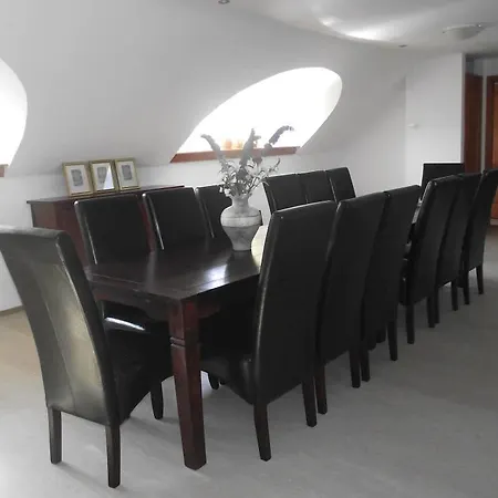 Dinnyelaposi Vendeghaz 3*