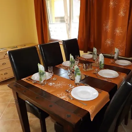 Dinnyelaposi Vendeghaz