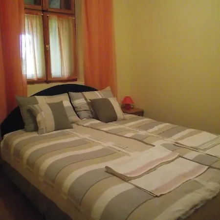 Dinnyelaposi Vendeghaz Pensjonat