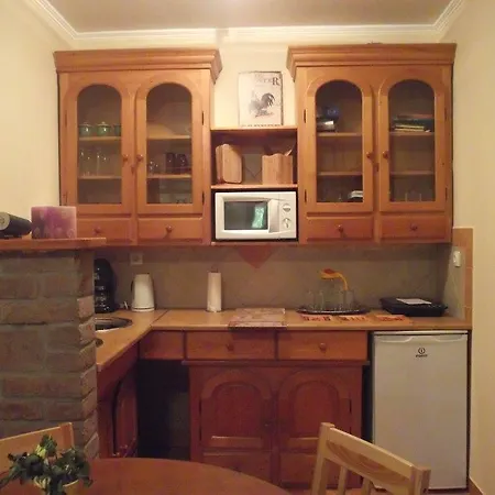 Dinnyelaposi Vendeghaz