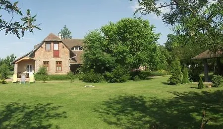 Dinnyelaposi Vendeghaz 3*